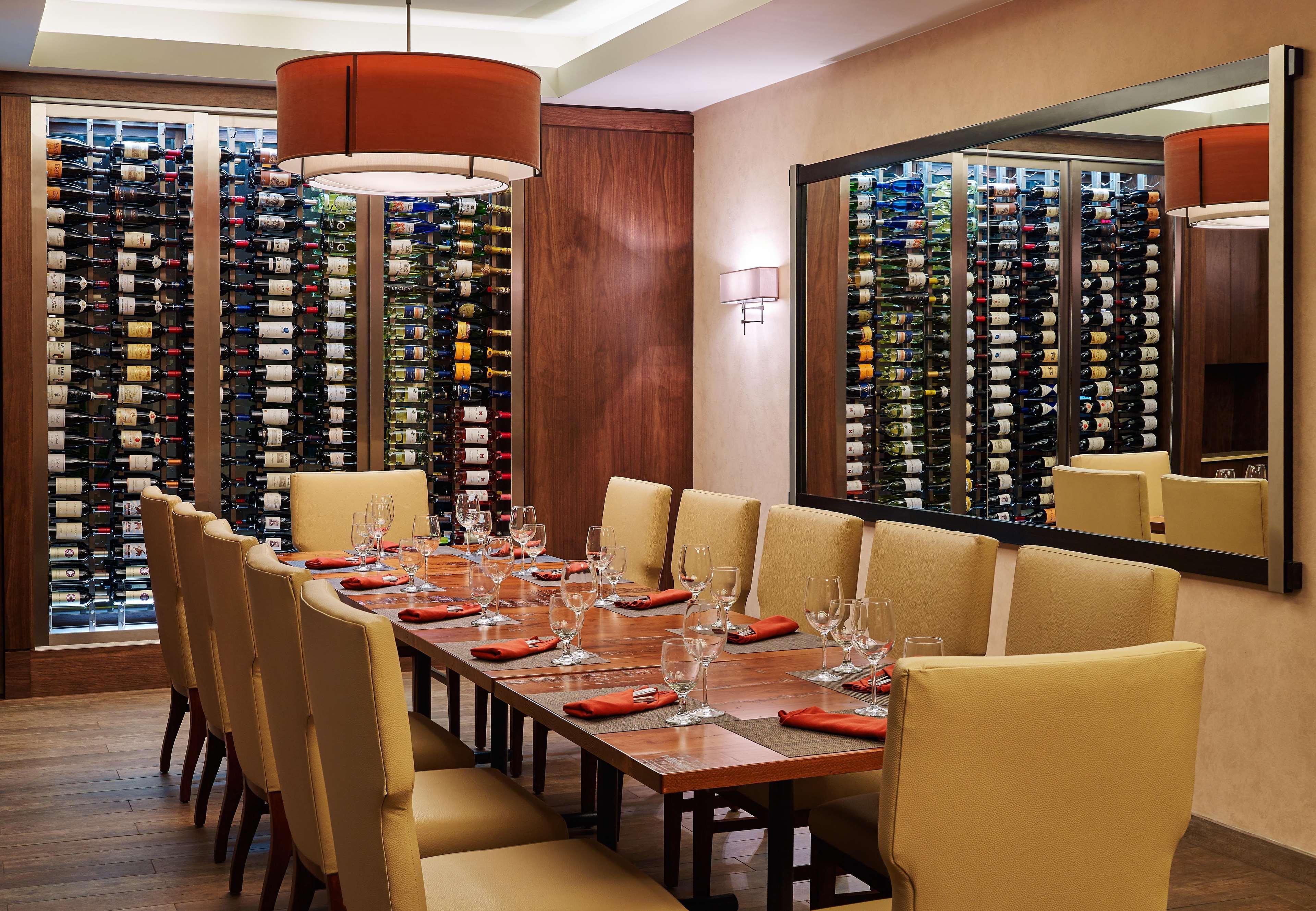 Doubletree By Hilton San Antonio Airport Hotel Екстериор снимка