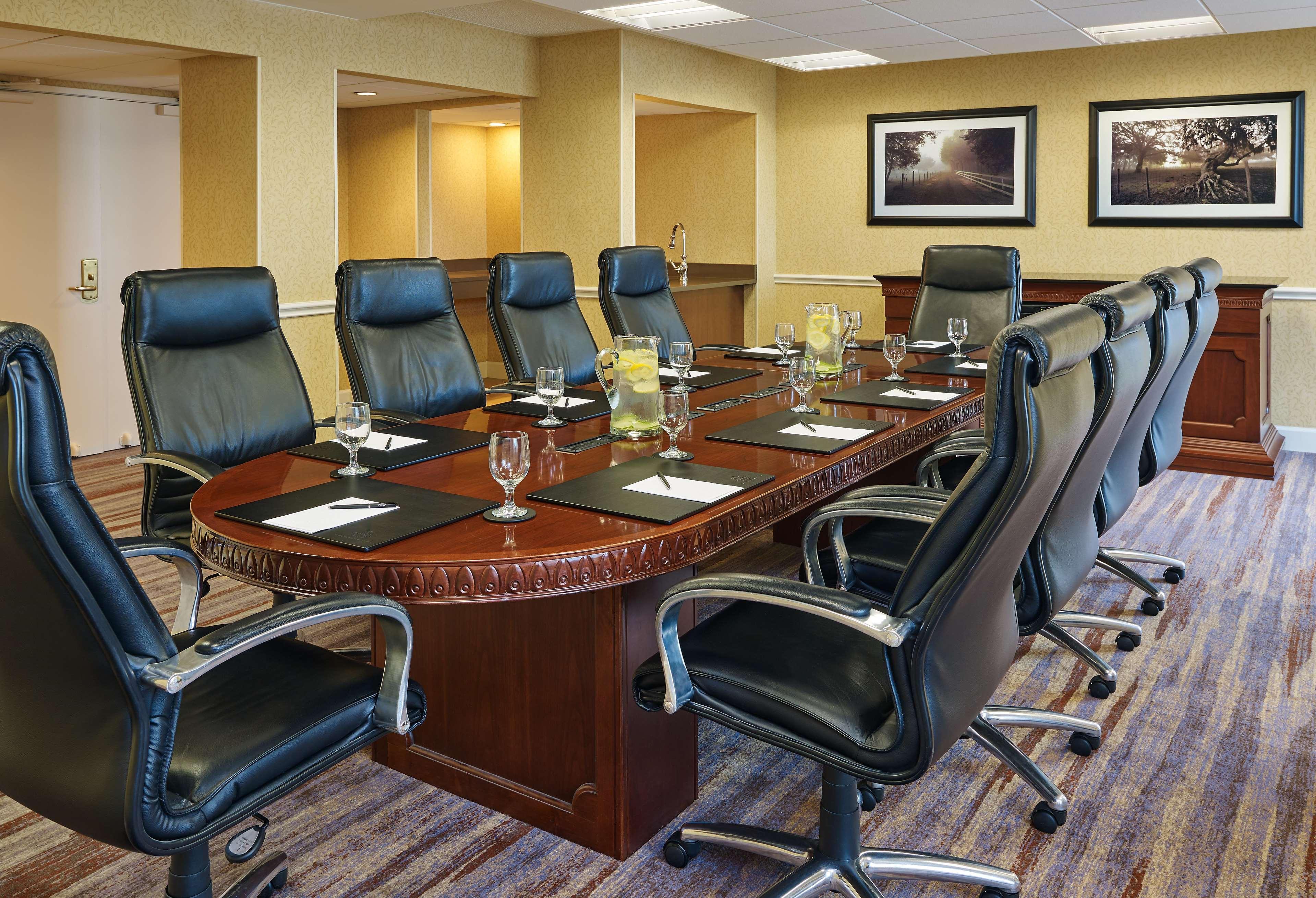 Doubletree By Hilton San Antonio Airport Hotel Екстериор снимка