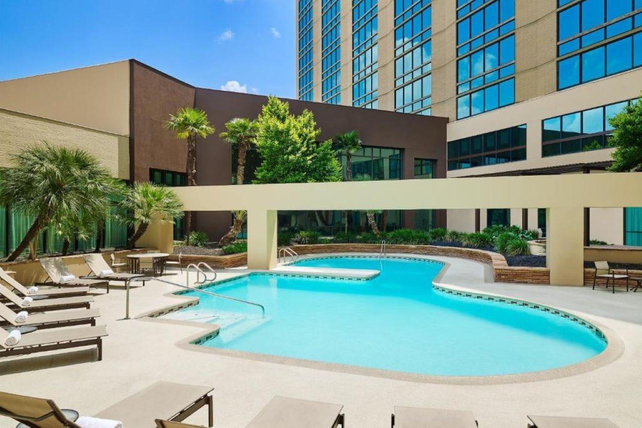 Doubletree By Hilton San Antonio Airport Hotel Екстериор снимка