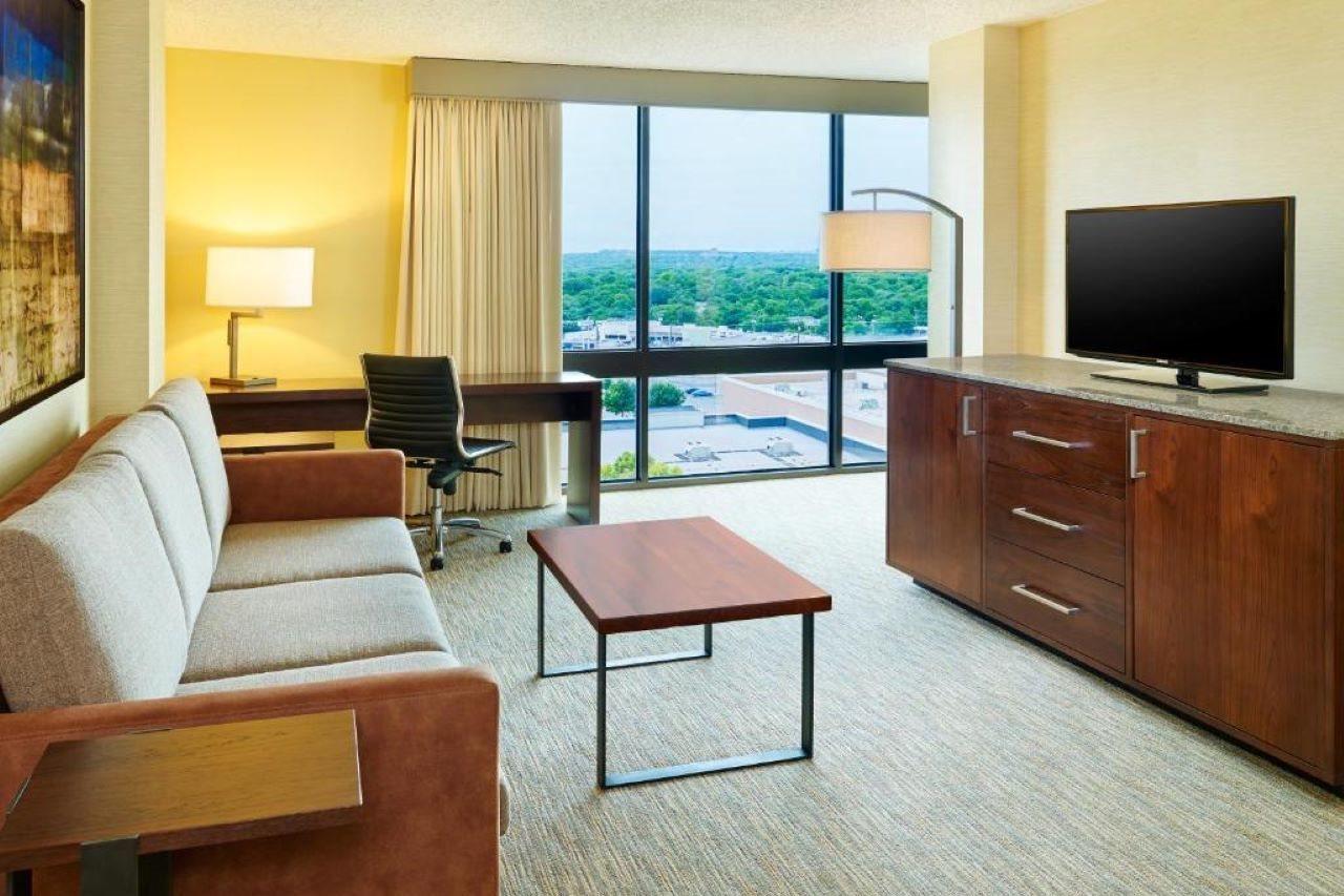 Doubletree By Hilton San Antonio Airport Hotel Екстериор снимка