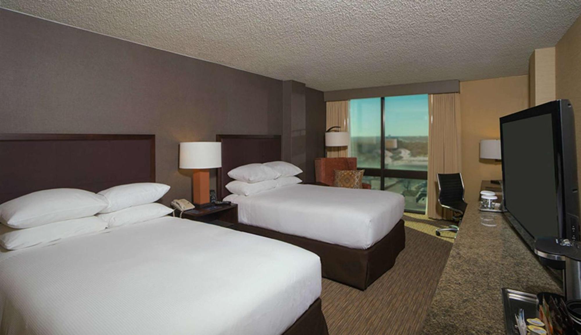 Doubletree By Hilton San Antonio Airport Hotel Екстериор снимка