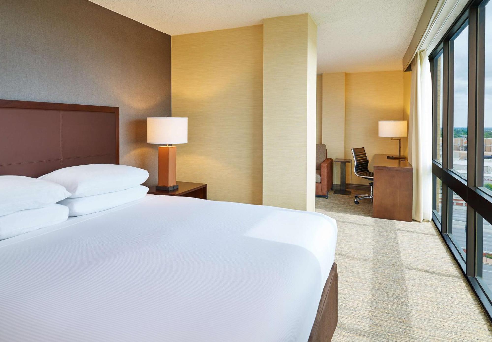 Doubletree By Hilton San Antonio Airport Hotel Екстериор снимка