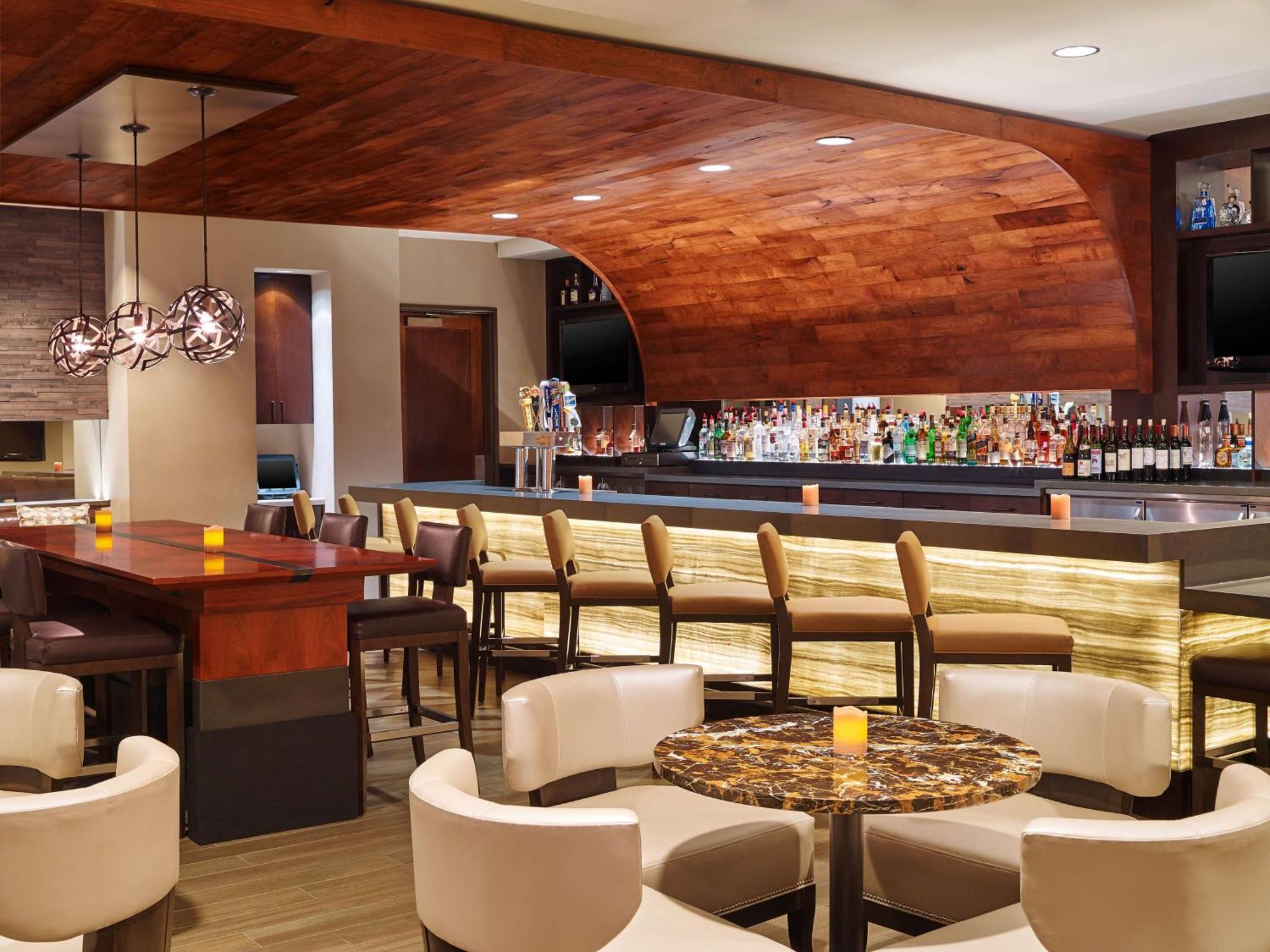 Doubletree By Hilton San Antonio Airport Hotel Екстериор снимка