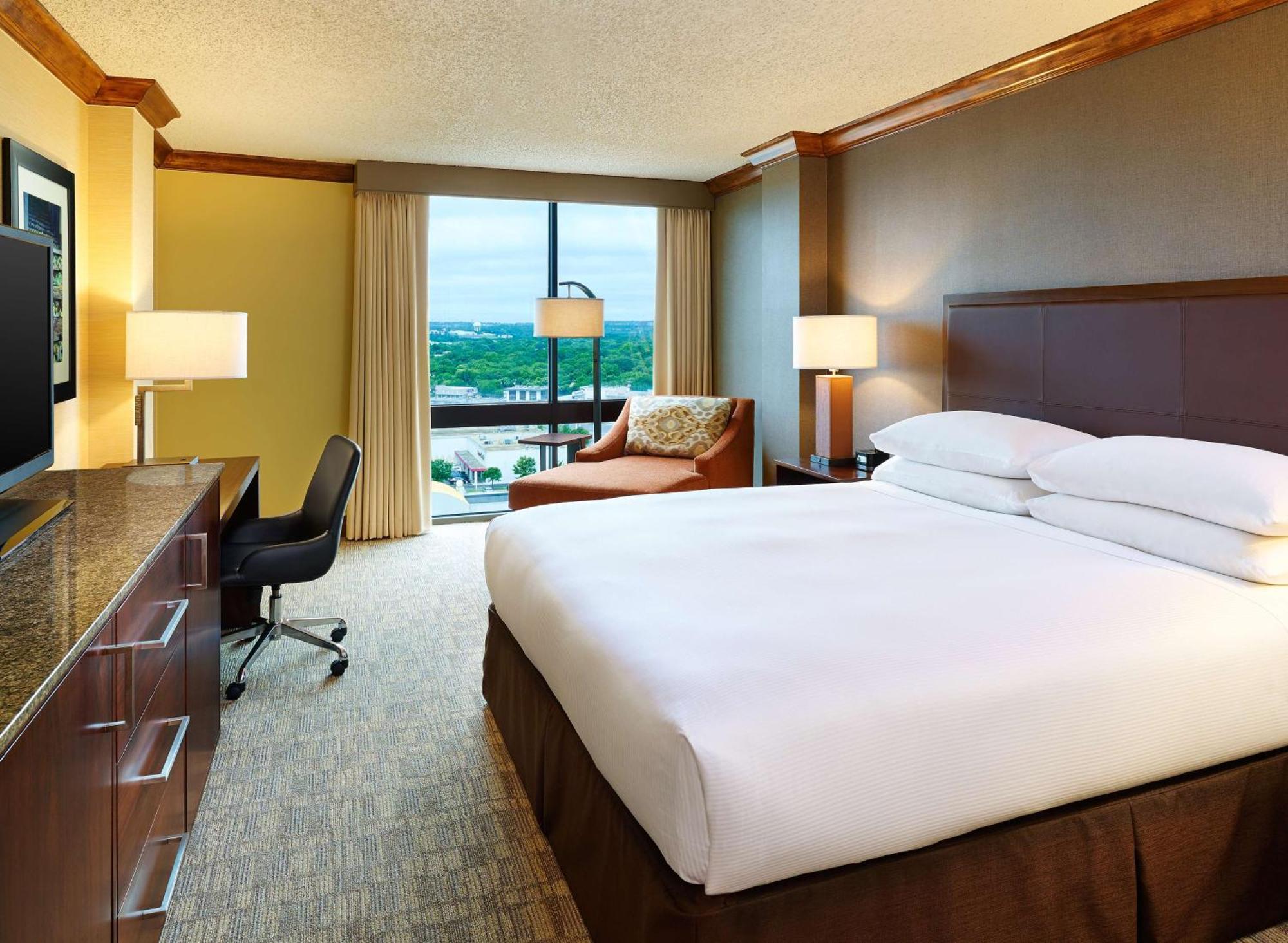 Doubletree By Hilton San Antonio Airport Hotel Екстериор снимка