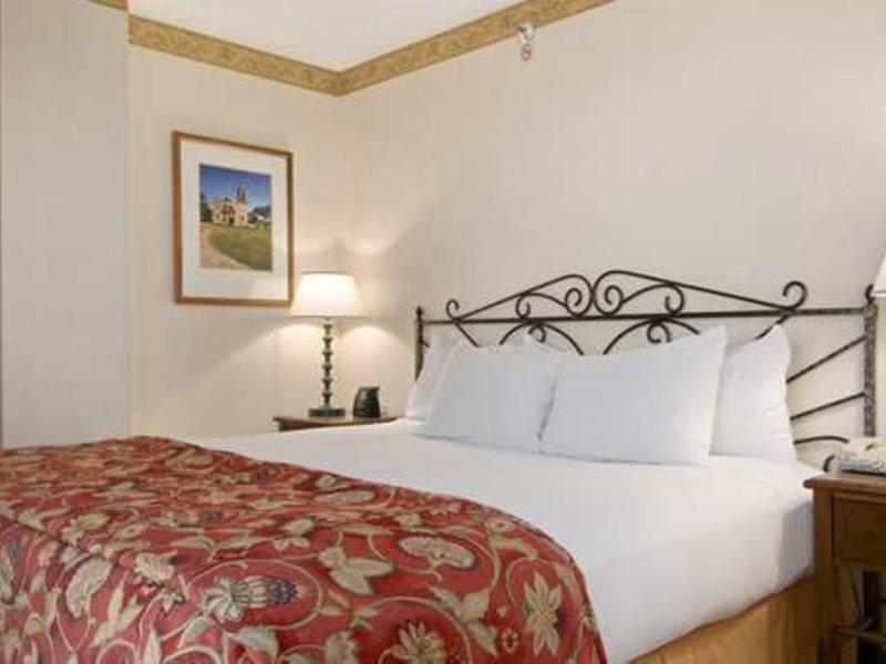 Doubletree By Hilton San Antonio Airport Hotel Екстериор снимка
